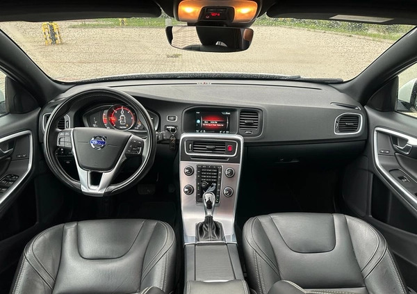 Volvo V60 cena 59800 przebieg: 182000, rok produkcji 2016 z Płock małe 781